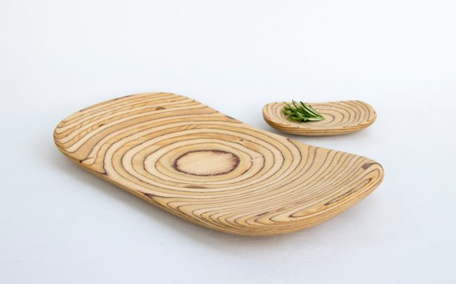 colección de bandeja y plato en madera laminada de abedul